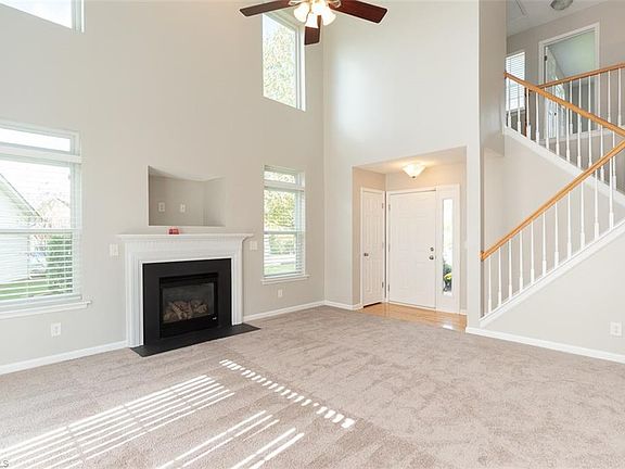 5th image of 1210 Briarwood Dr