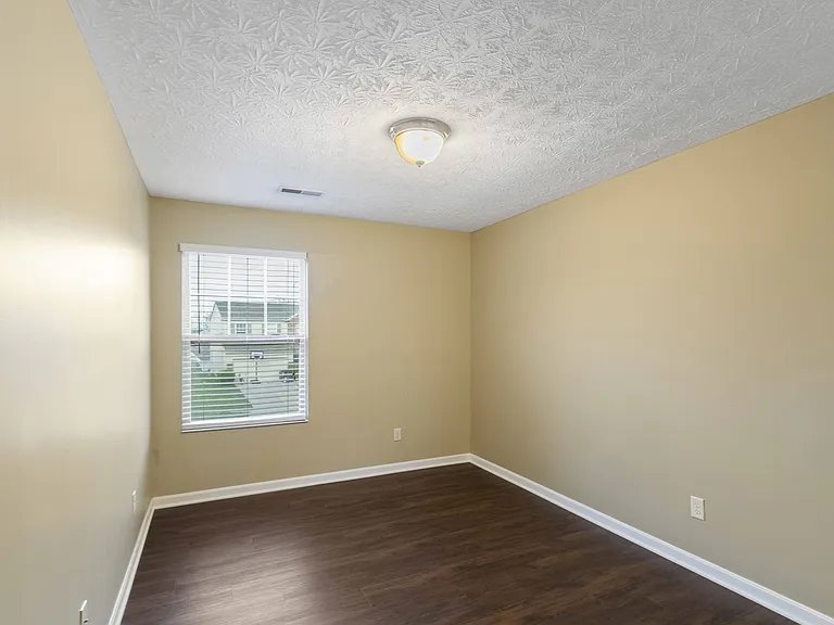 5877 Hayden Dr — Photo 15