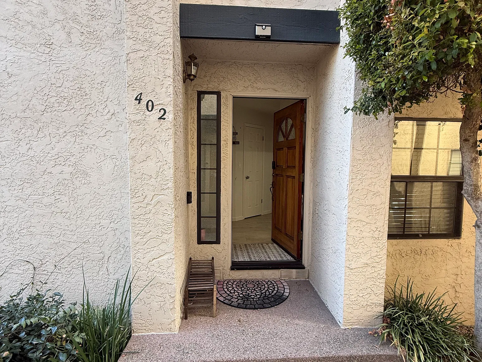 3 bed, 2.5 bath, 1405 sqft, $4,900 — Photo 3