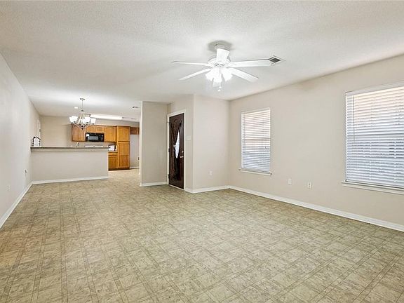 4th image of 2209 Creedmore Dr