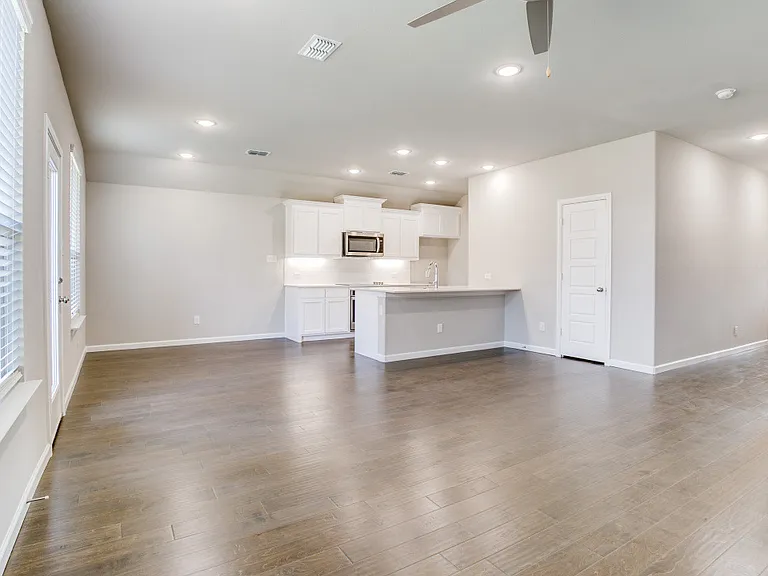 313 Ember Cir — Photo 15