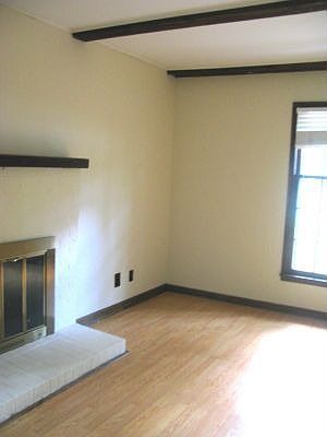 Den or 4th bedroom