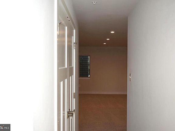 3rd image of 6025 Etterbeek St