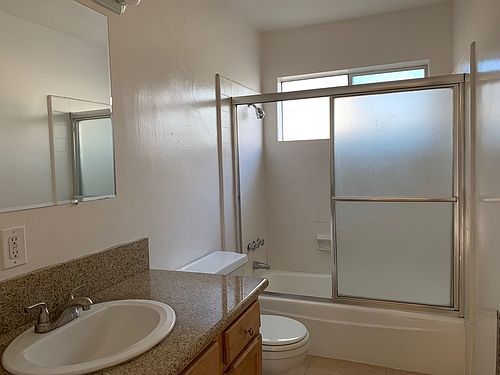4th image of 263 S Cypress St APT B