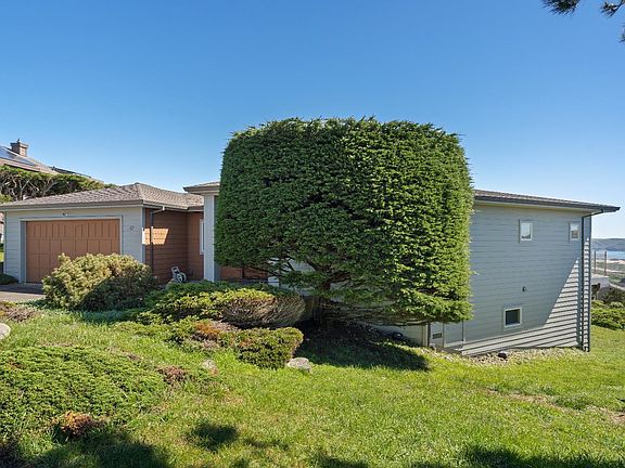 3rd image of 27 Maui Lane