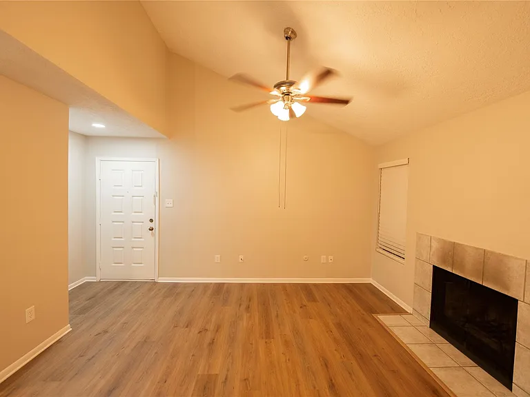 2021 Spenwick Dr #624 — Photo 2