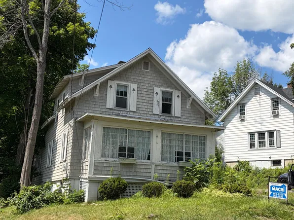 18 Top Notch Dr, Little Falls, NY 13365