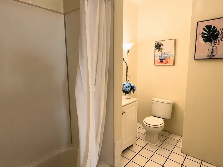 1142 W 37th Pl — Photo 32