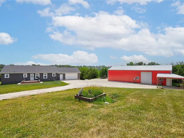 20014 352nd Pl, Earlham, IA 50072