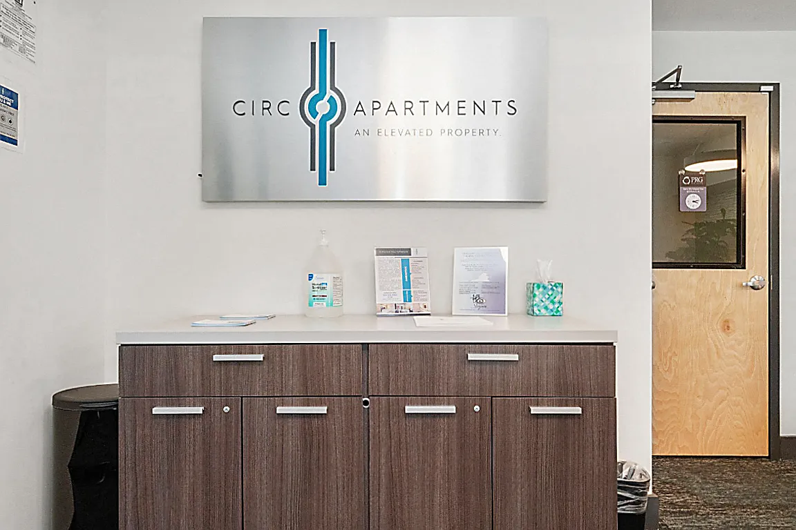 Circ Apartments — Photo 4