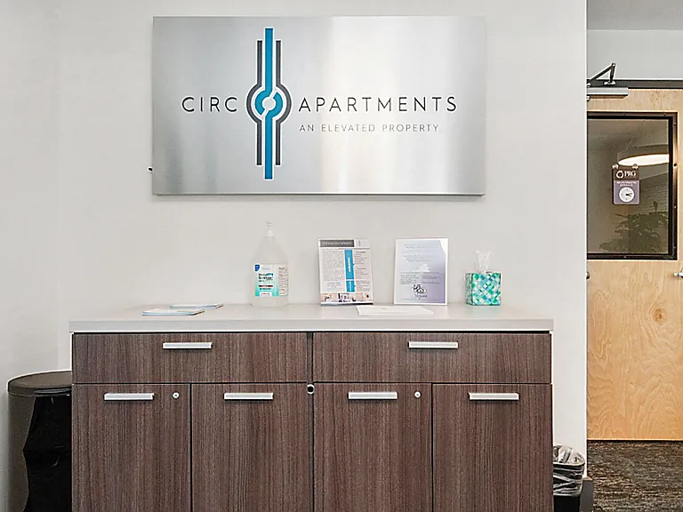 Circ Apartments — Photo 4