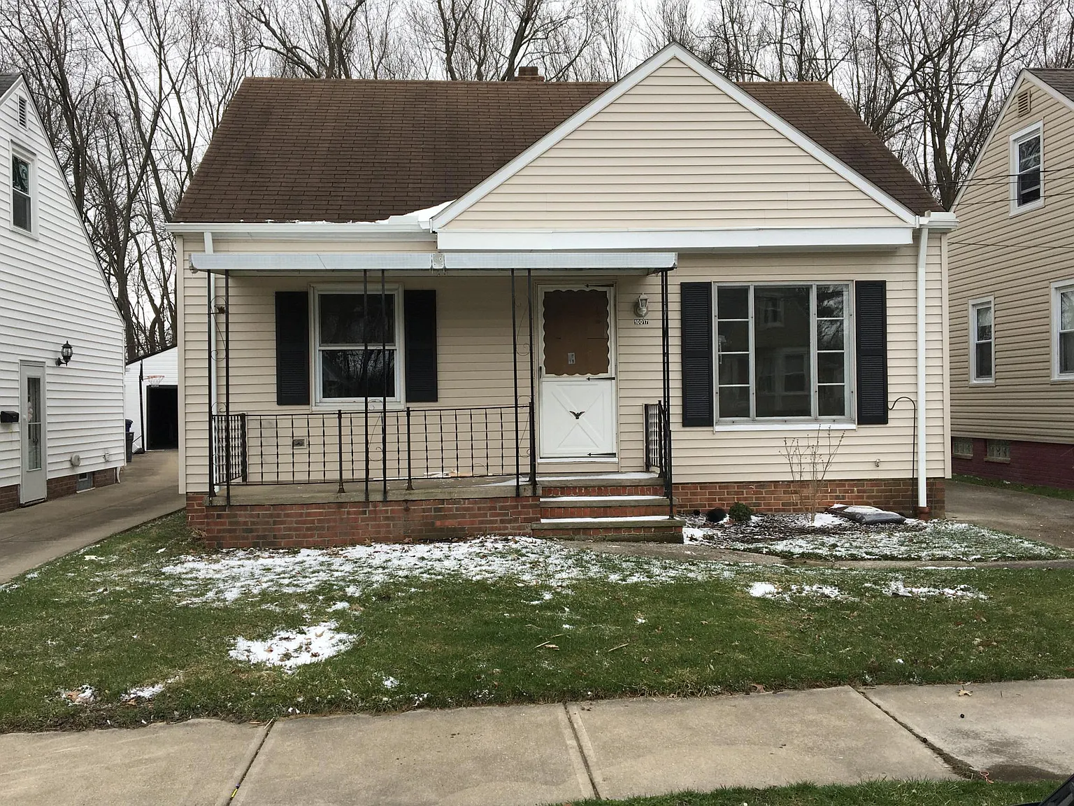 3 bed, 1220 sqft, $2,100 — Photo 1