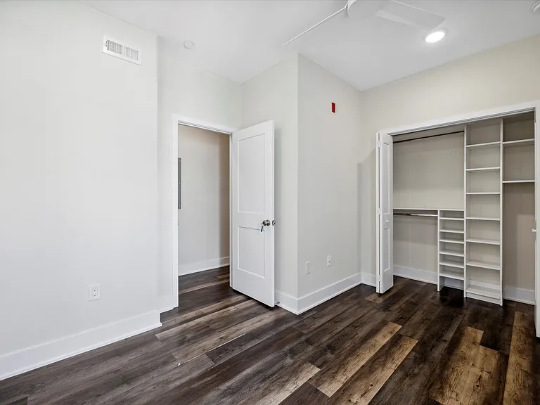 1804 W Berks St — Photo 31