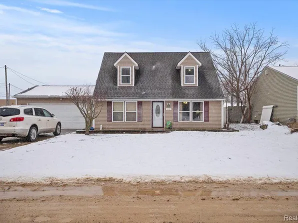 4039 Oconner Rd, Flint, MI 48504