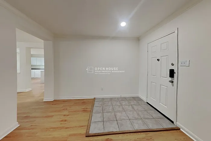 3 bed, 2.5 bath, 1960 sqft, $1,975 — Photo 4