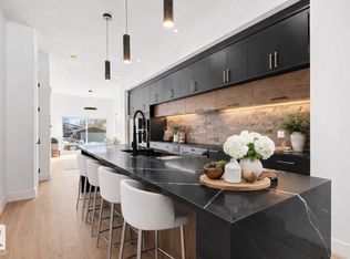 11019 132nd St NW, Edmonton, AB T5M 1E4