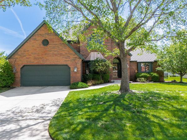 2410 N Lake Ridge Cir, Wichita, KS 67205