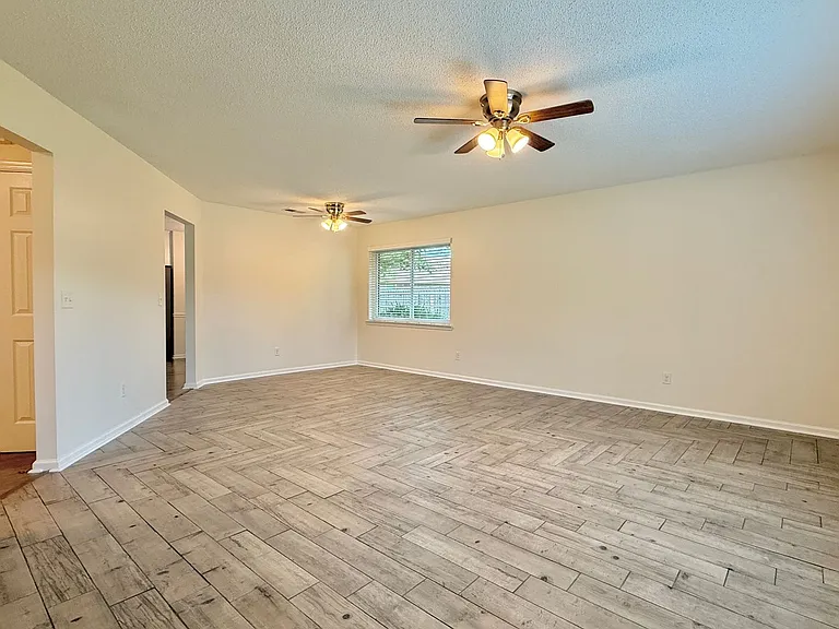 75 Woody Ct — Photo 14