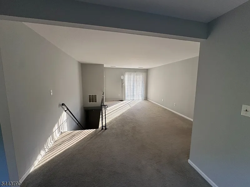 1 bed, 1.0 bath, $2,100 — Photo 2