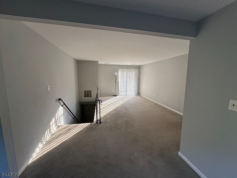 2nd image of 800 Old Springfield Ave