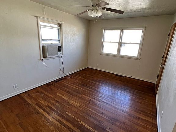 2nd image of 1023 Brown St
