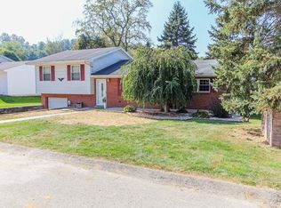 2 Collingate Dr, West Newton, PA 15089