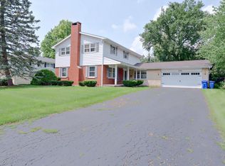 133 Tennyson Dr, Wheaton, IL 60189