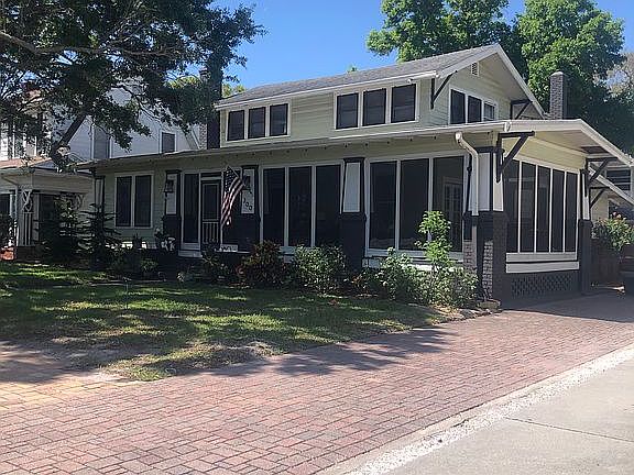 5th image of 300 N Lincoln Ave