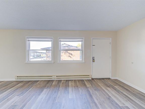 5th image of 7242 Hazelcrest Dr