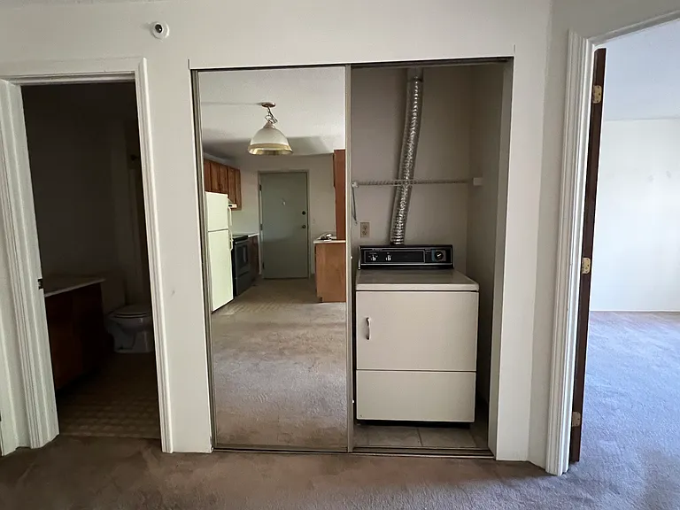 Washer & Dryer hookups in the apartment