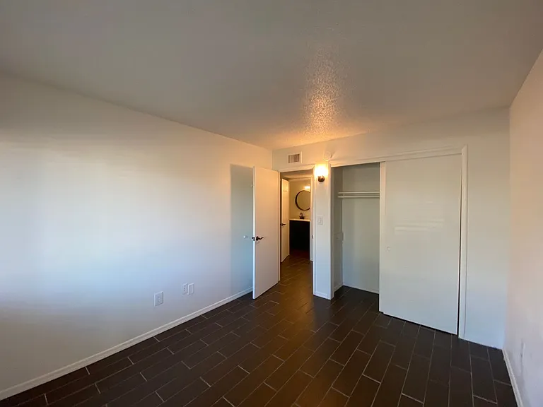 1 and 2 Bedrooms Great Location with Community Pool and Onsite Laundry! 1/2 of Mile from U of A — Photo 108