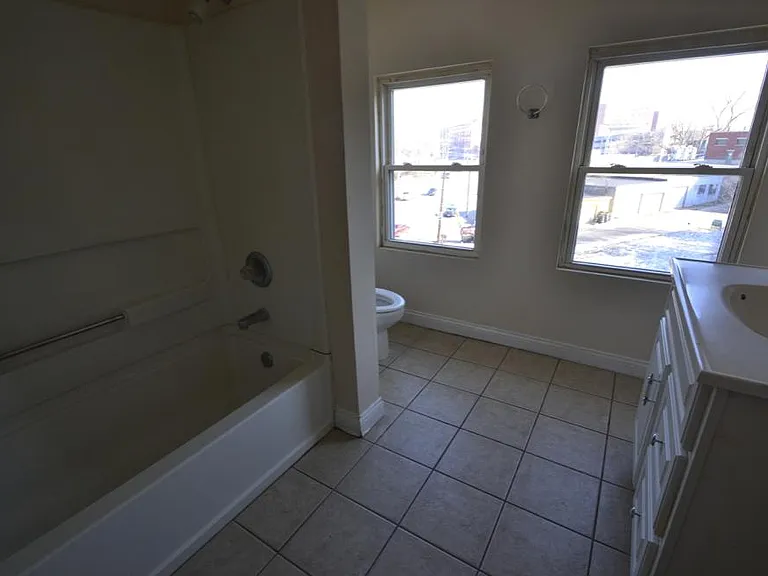2542 Reading Rd #2 — Photo 13