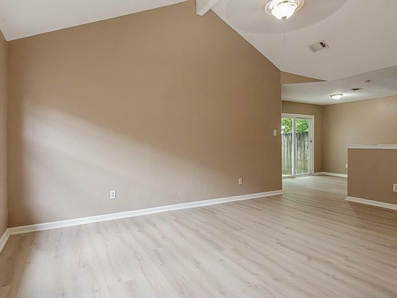 3rd image of 23511 Tree House Ln