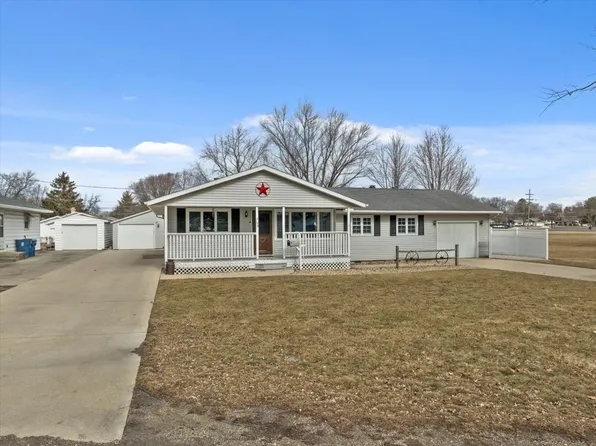 709 E Meade St, Pontiac, IL 61764
