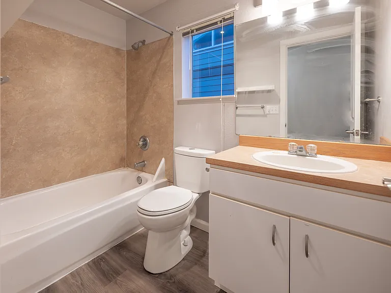 7 W Dravus St #E — Photo 8