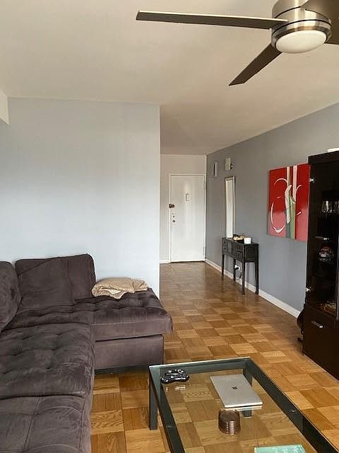 1st image of 575 Grand St Floor 10