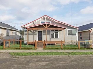 619 7th St, Myrtle Point, OR 97458