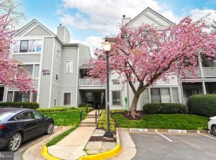 2227 Hunters Run Dr, Reston, VA 20191