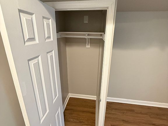5th image of 7690 Broken Hickory Dr