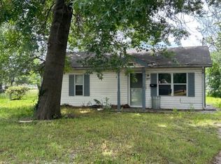 1109 SW Circle Dr, Parsons, KS 67357