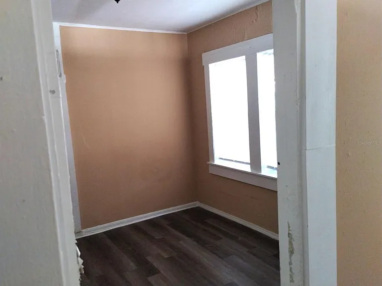 418 E Amelia Ave #D — Photo 10