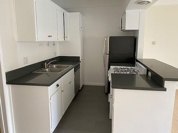 4th image of 3102 S Canfield Ave APT 3