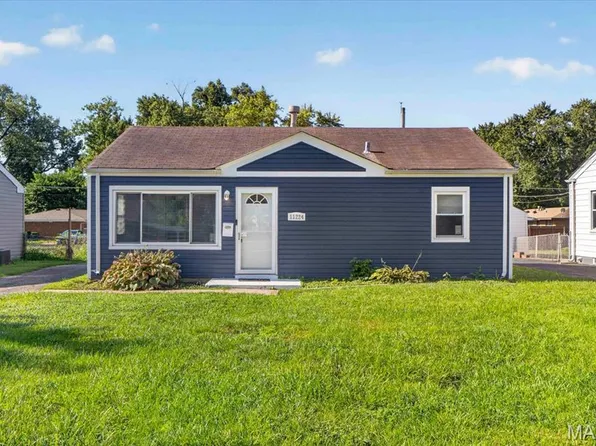 11224 Saint Clement Ln, Saint Ann, MO 63074