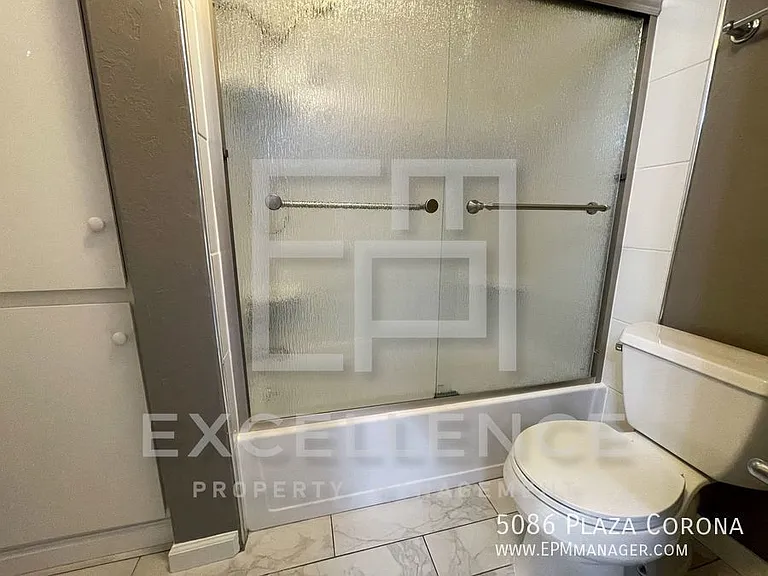 5086 Plaza Corona — Photo 7