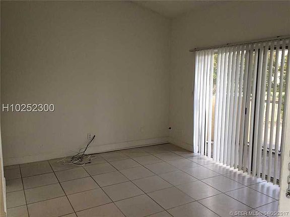 5th image of 660 Cypress Club Way #H11