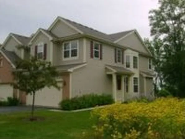 4422 Shooting Star Ct, Island Lake, IL 60042