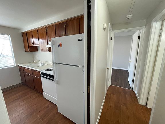 5th image of 358-362 Edwards Ave N #358-03