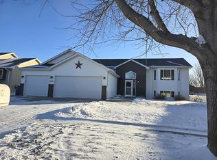 1806 7th St NE, Watertown, SD 57201