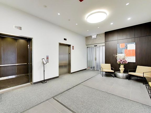 4th image of 653 N Kingsbury St APT 1907