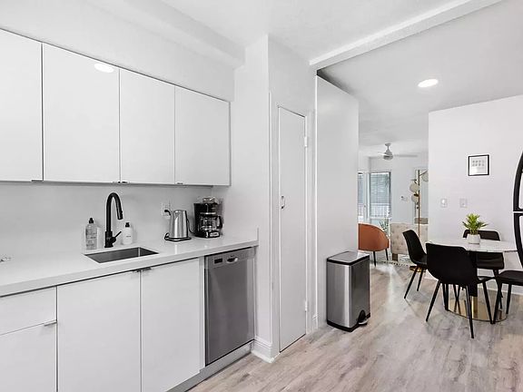 2nd image of 7325 Carlyle Ave APT 18
